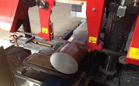 浠水卧式带锯床加工时出现明显振荡如何排查？